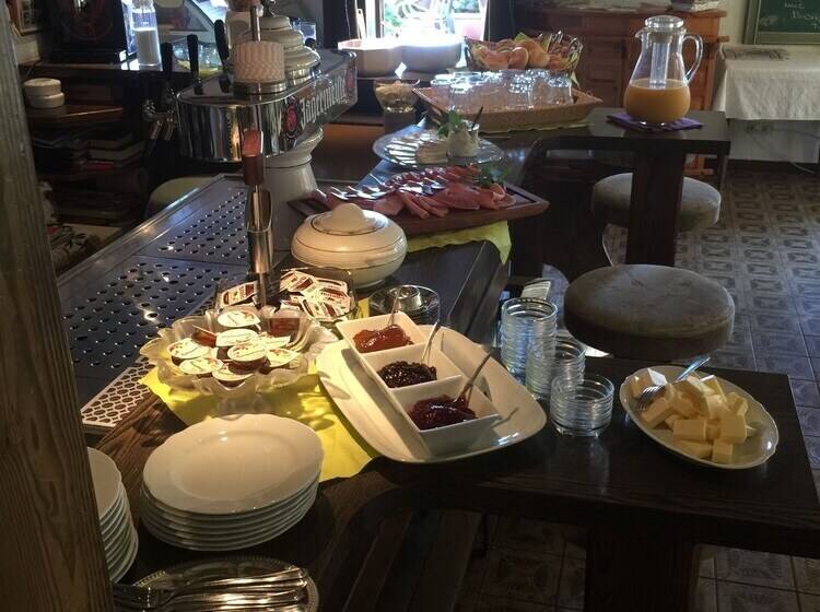 Отель Urberacher Hof