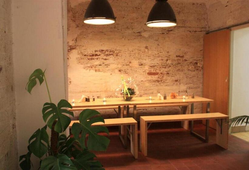 Отель World House Wetten