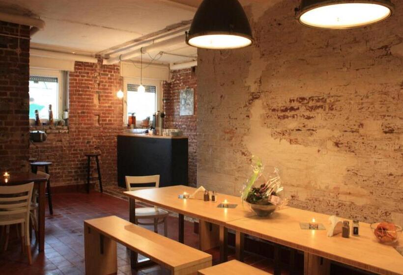 Отель World House Wetten