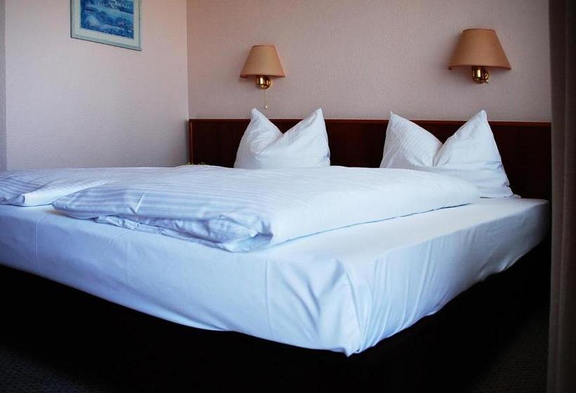 בית מלון כפרי Ziegenkrug Rostocker Tor