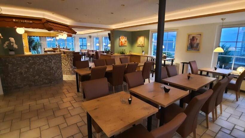 هتل Zum Kreuzberg