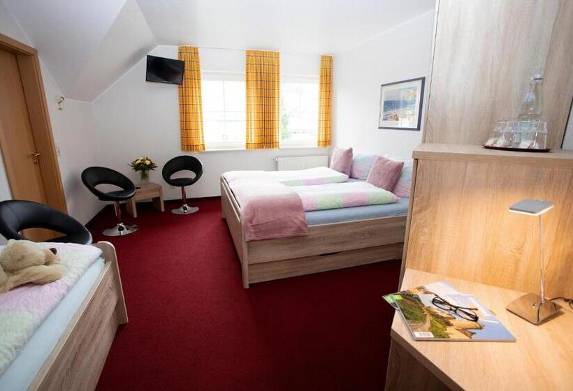 هتل Zum Kreuzberg