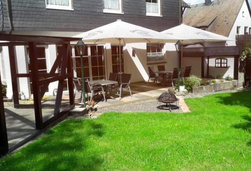 هتل Zum Kreuzberg