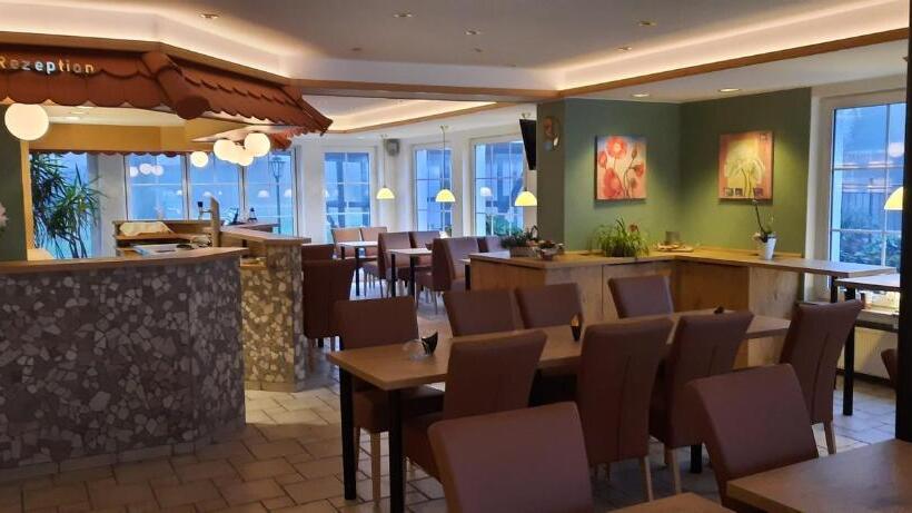 هتل Zum Kreuzberg