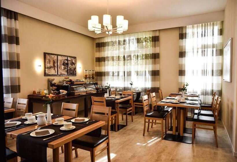 Martins Klause Airport Messe Hotel Self Check In