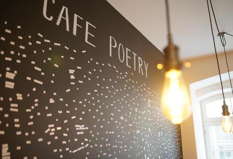 Old Kings Design Hostel