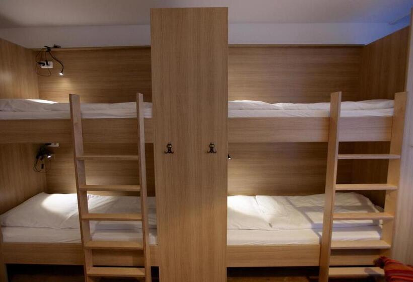 Old Kings Design Hostel