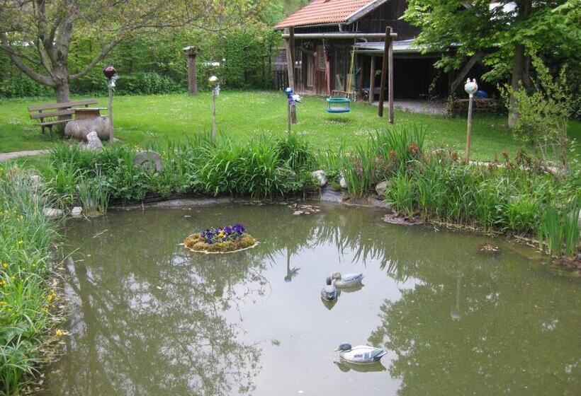 Suzanne's B&b & Gardens