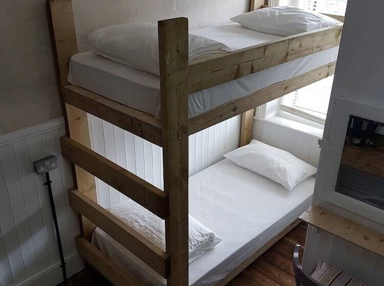 Bunkhouse Bournemouth   Hostel