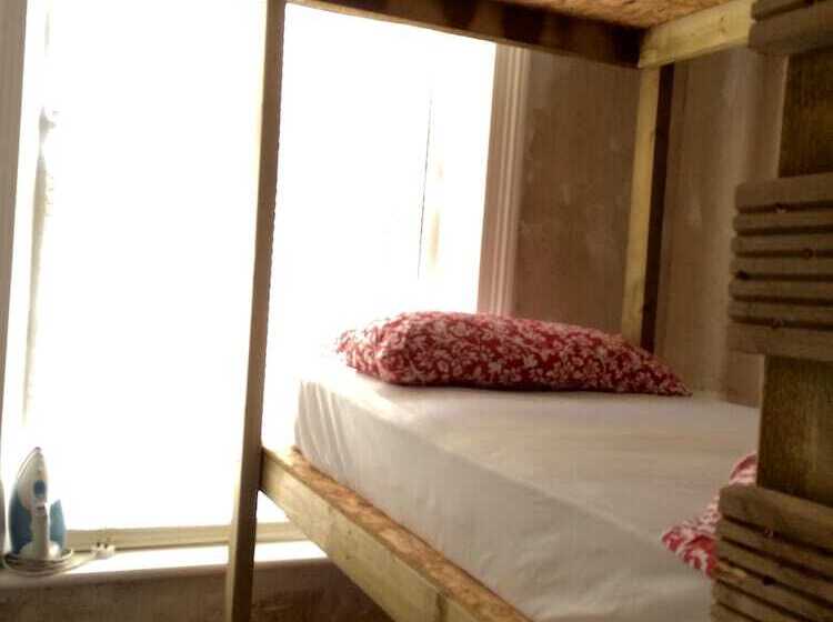 Bunkhouse Bournemouth   Hostel