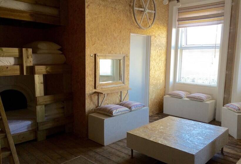Bunkhouse Bournemouth   Hostel