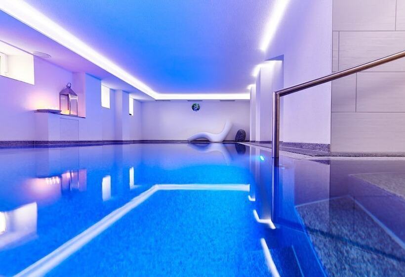 Auenwald Hotel Und Apartmenthaus