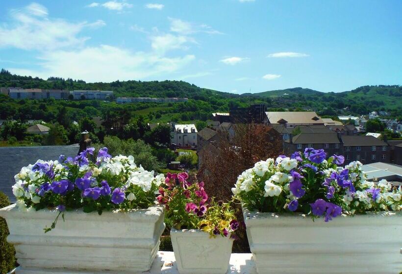 تختخواب و صبحانه Briarbank Guest House