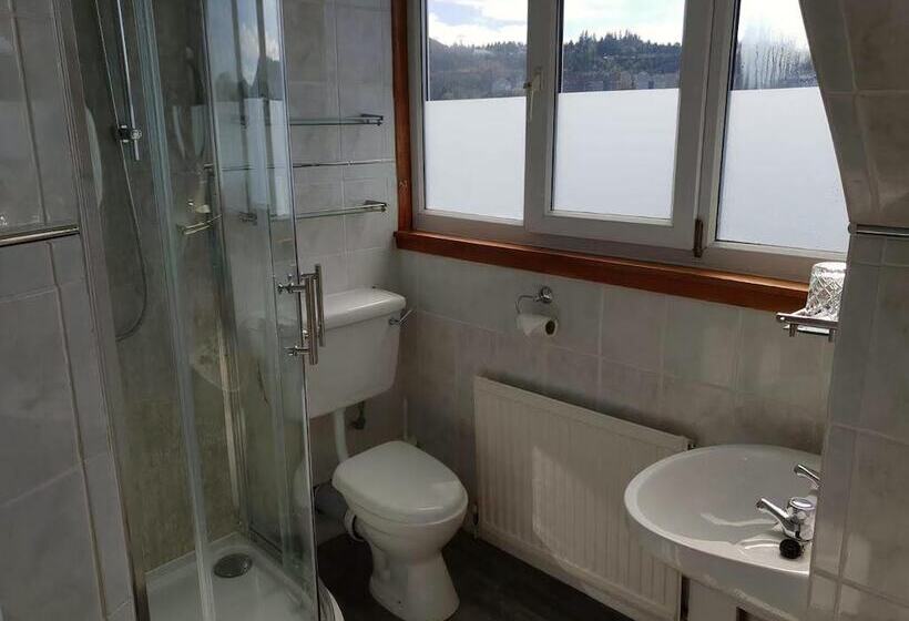 تختخواب و صبحانه Briarbank Guest House