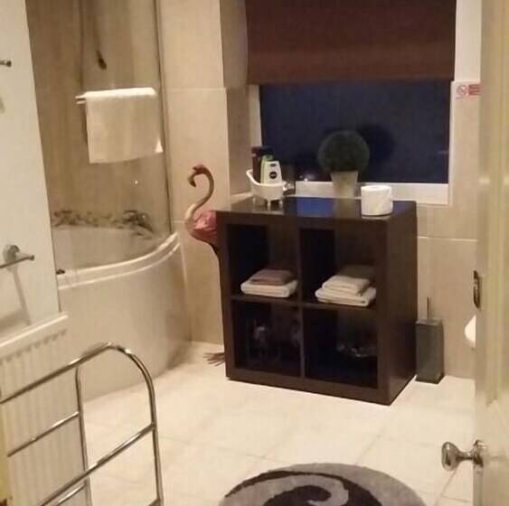 مبيت وإفطار Esjays At Knowles House