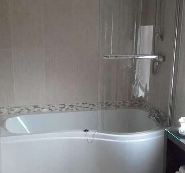 مبيت وإفطار Esjays At Knowles House