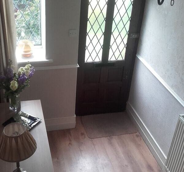 مبيت وإفطار Esjays At Knowles House