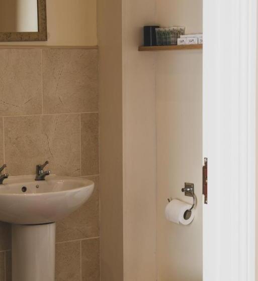 住宿加早餐  Masons Arms Amble