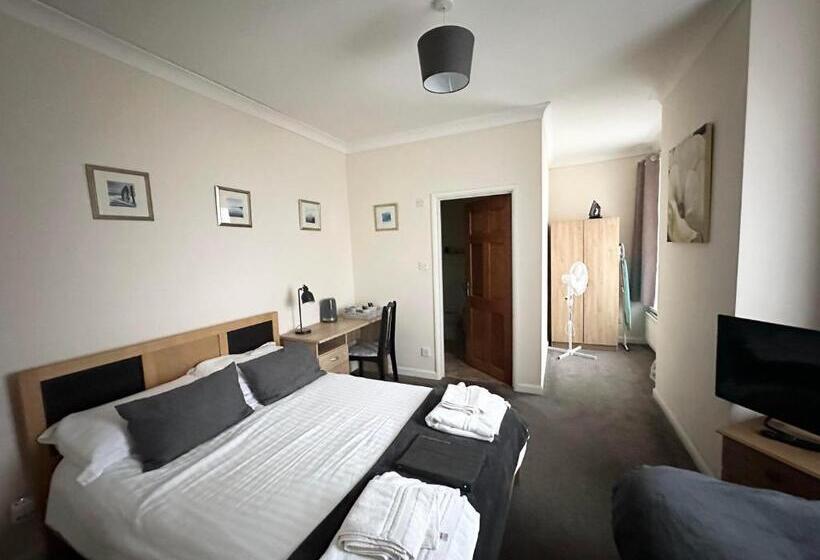 住宿加早餐  Masons Arms Amble