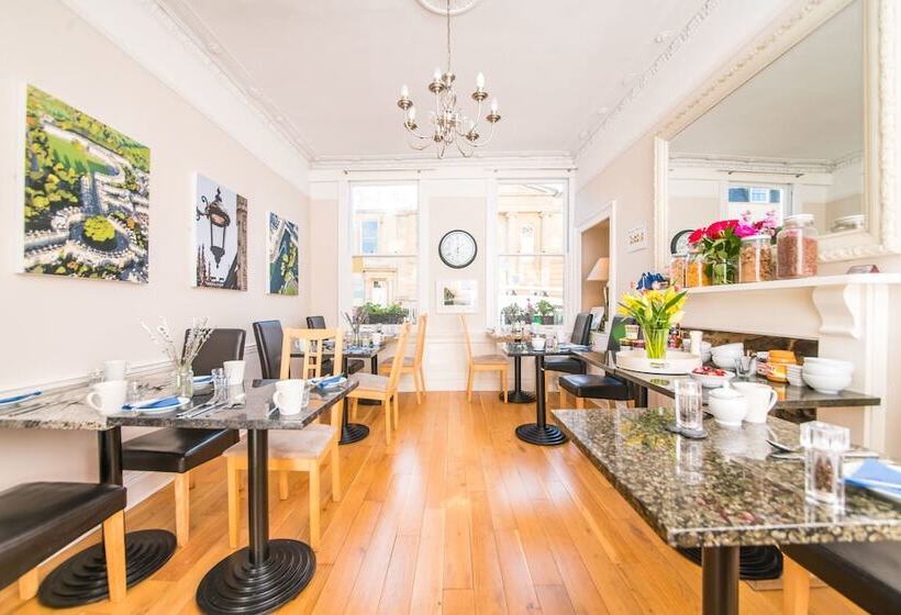 Bed and Breakfast The Henry Guest House