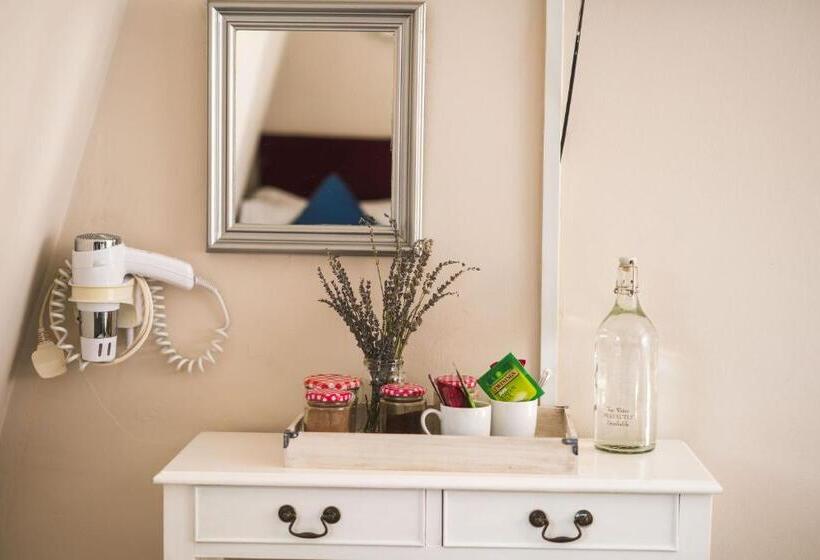 Bed and Breakfast The Henry Guest House