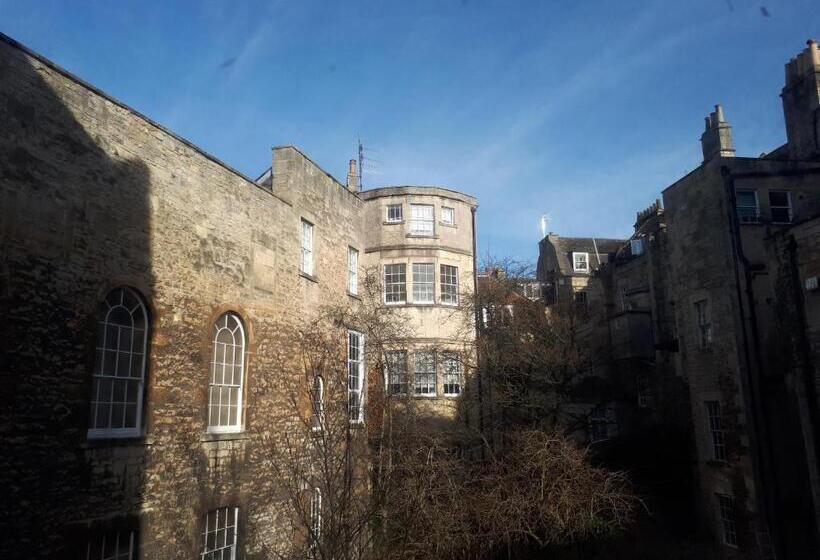 Bed and Breakfast The Henry Guest House