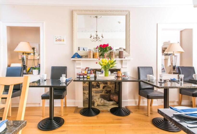 Bed and Breakfast The Henry Guest House