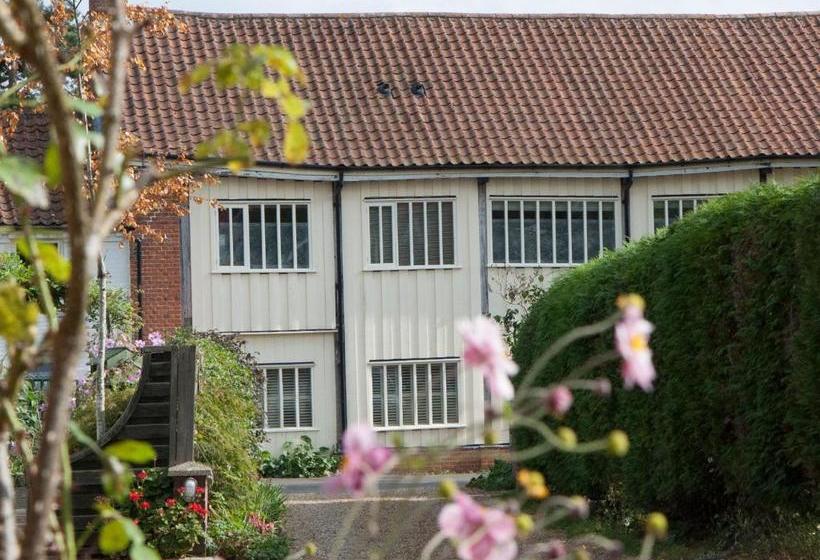 Bed and Breakfast Tinsmiths House