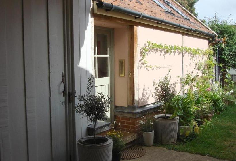 Bed and Breakfast Tinsmiths House