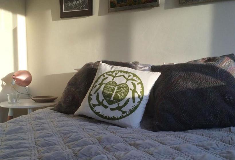 Bed and Breakfast Tinsmiths House