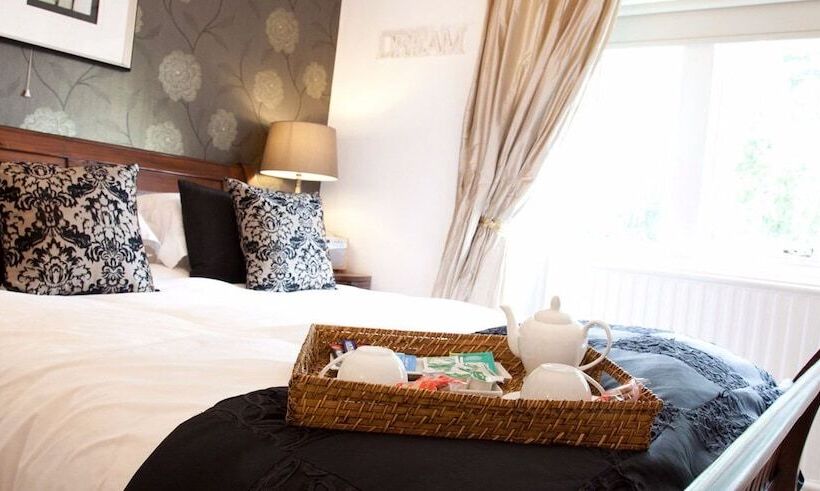 مبيت وإفطار Willow Cottage
