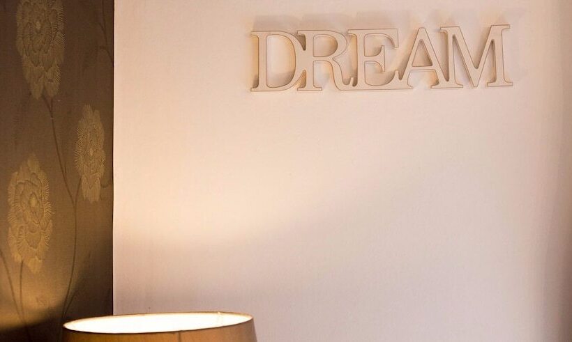 住宿加早餐  Willow Cottage