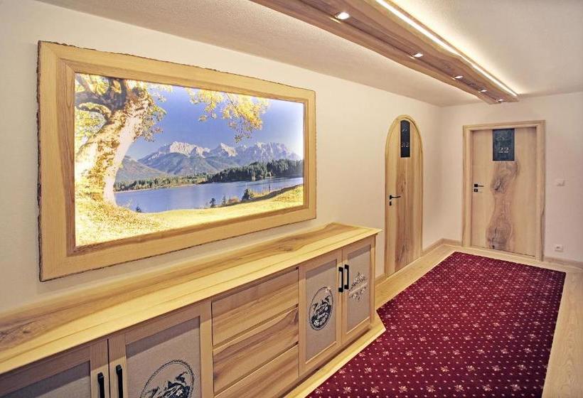 Отель Alpenhof Krün