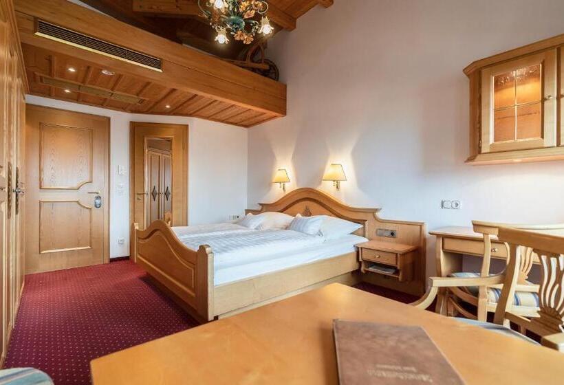 Отель Alpenhof Krün