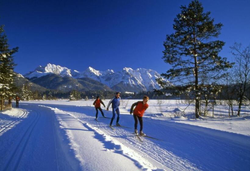 Отель Alpenhof Krün
