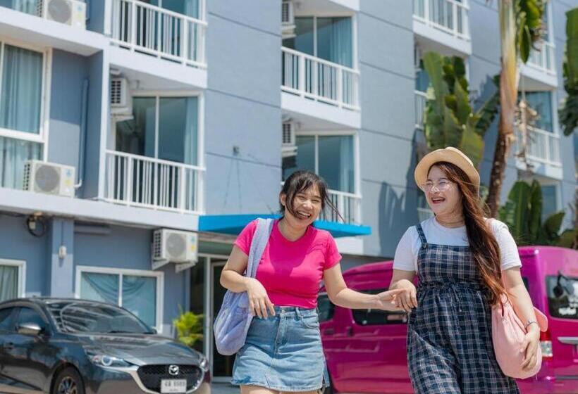 هتل B2 Jomtien Pattaya Boutique & Budget