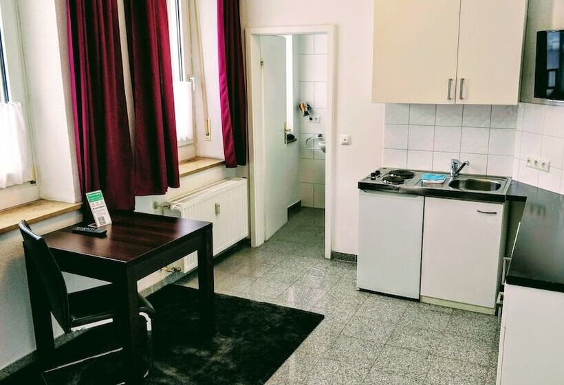 酒店 Boardinghouse   Stadtvilla Budget