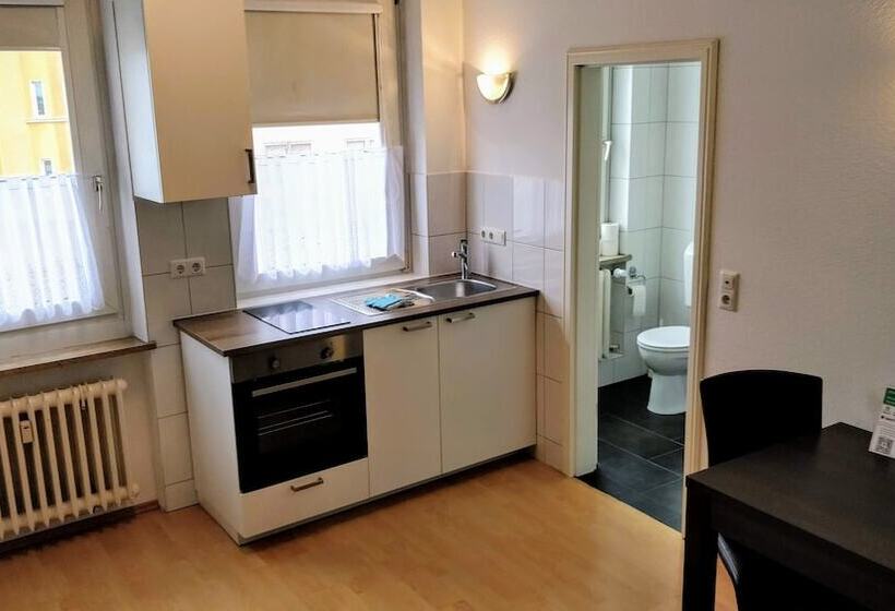 酒店 Boardinghouse   Stadtvilla Budget