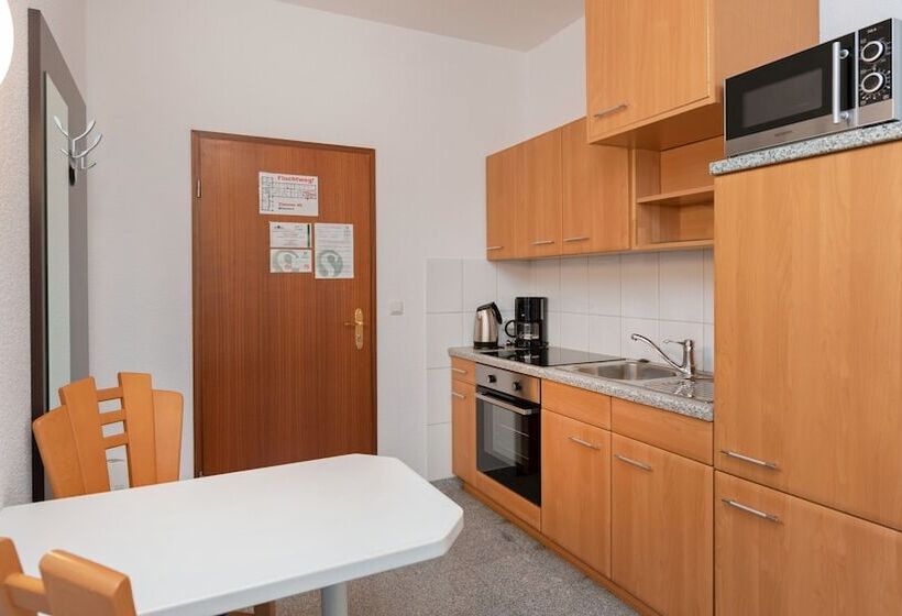 酒店 Boardinghouse   Stadtvilla Budget