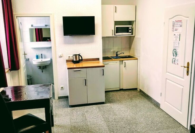 酒店 Boardinghouse   Stadtvilla Budget