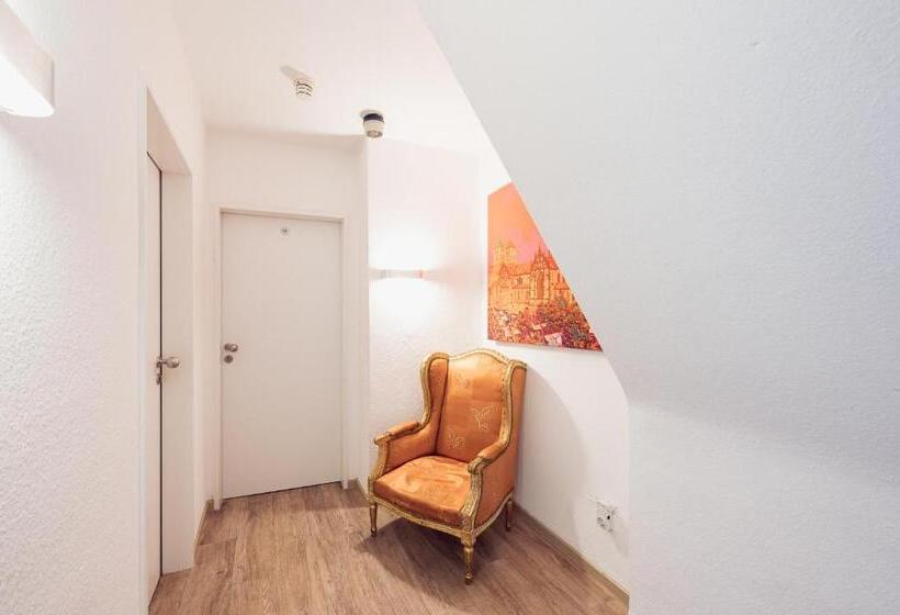 هتل Busche Am Dom