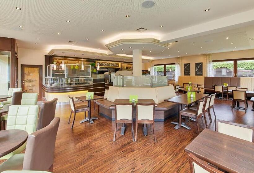 Отель Café Ernst