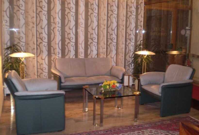 Отель Christine