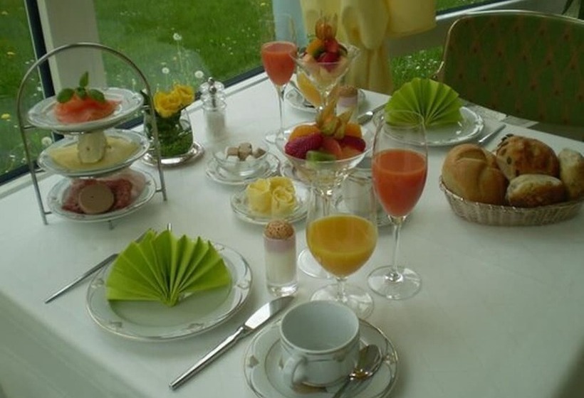 Отель Christine