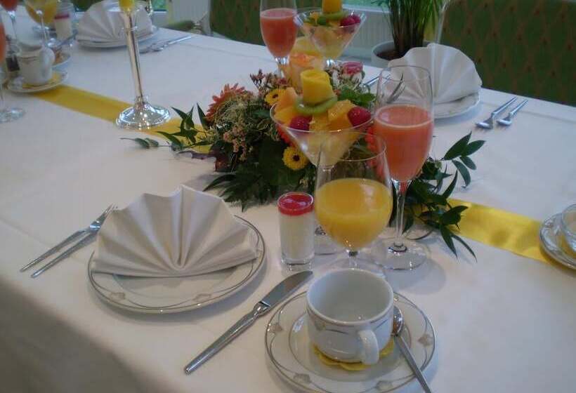 Отель Christine