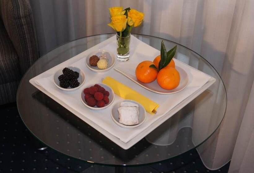 Отель Christine