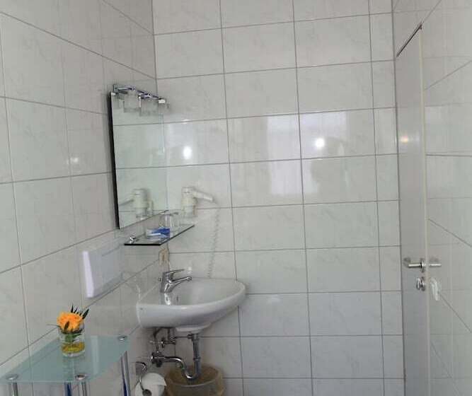 Отель Christine