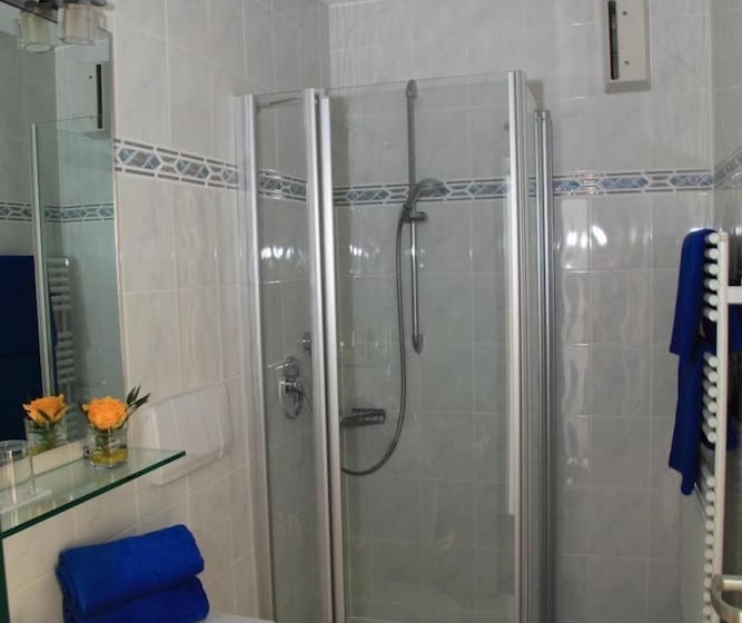 Отель Christine