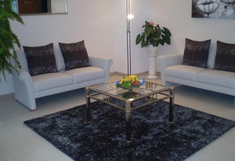 Отель Christine