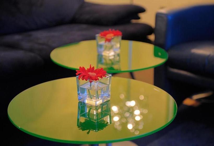 בית מלון כפרי City Apartments Regence